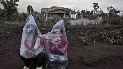 Indonesia: Núi lửa lại phun trào như ngày tận thế - ảnh 8
