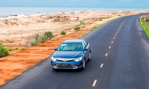 [ĐÁNH GIÁ] Toyota Camry 2.0E: Vua thực dụng - ảnh 8