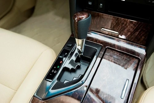 [ĐÁNH GIÁ] Toyota Camry 2.0E: Vua thực dụng - ảnh 14