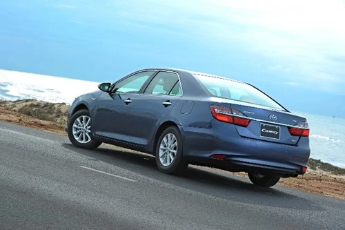 [ĐÁNH GIÁ] Toyota Camry 2.0E: Vua thực dụng - ảnh 3
