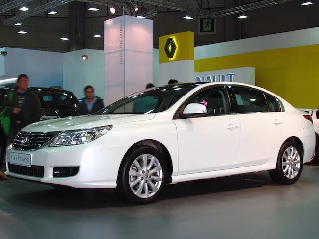 Hãng xe Renault báo giá và công bố mẫu logo mới nhất năm 2015 ảnh 4