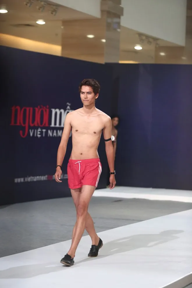 Hai thí sinh cao “khủng” nhất Vietnam's Next Top Model 2015 ảnh 2