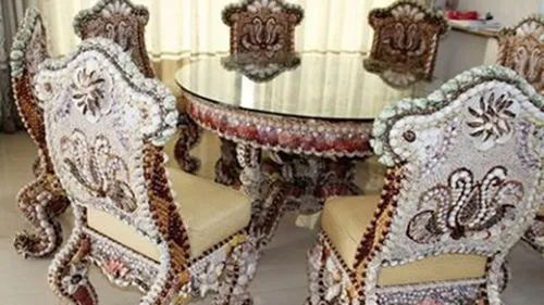 Bộ bàn ghế gỗ sưa trăm tỷ đắt nhất Việt Nam - ảnh 2