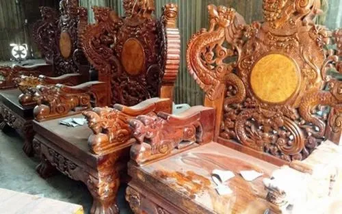 Bộ bàn ghế gỗ sưa trăm tỷ đắt nhất Việt Nam - ảnh 3