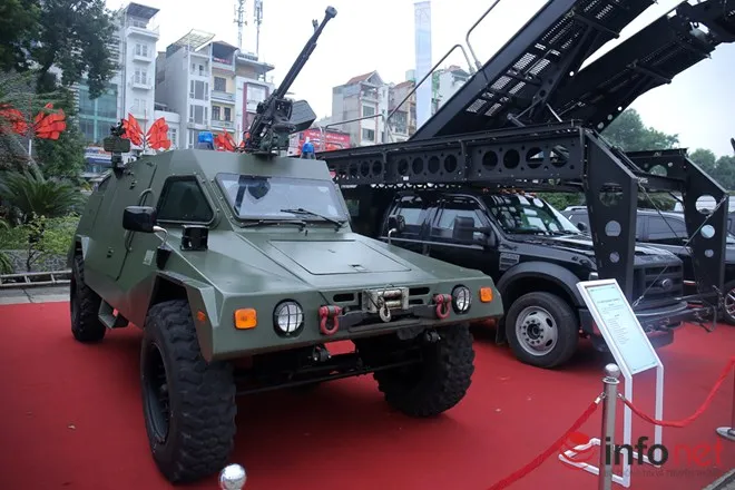 Cận cảnh xe chống đạn RAM-MKIII của lực lượng an ninh Việt Nam ảnh 1