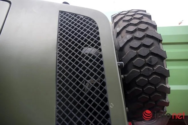 Cận cảnh xe chống đạn RAM-MKIII của lực lượng an ninh Việt Nam ảnh 3