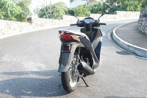 Cận cảnh Honda SH mới khởi động như ô tô ảnh 3 Cận cảnh Honda SH mới khởi động như ô tô - ảnh 2