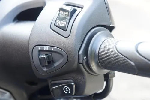 Cận cảnh Honda SH mới khởi động như ô tô ảnh 13 Cận cảnh Honda SH mới khởi động như ô tô - ảnh 12