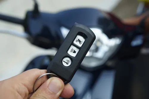 Cận cảnh Honda SH mới khởi động như ô tô ảnh 6 Cận cảnh Honda SH mới khởi động như ô tô - ảnh 5