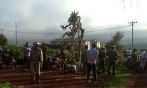 Đang bới tìm xác nạn nhân vụ giết người hàng loạt ở Lâm Đồng - ảnh 1