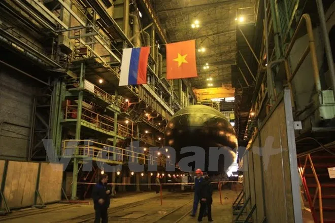 Nga hạ thủy chiếc tàu ngầm Kilo cuối cùng đóng cho Việt Nam ảnh 1