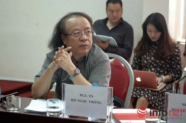 Phụ huynh sốc với bản dịch mới của bài thơ Sông núi nước Nam trong SGK lớp 7 ảnh 4