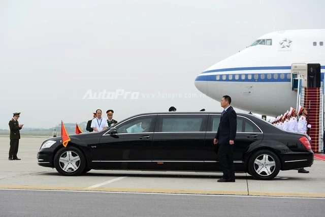 Cận cảnh xe chống đạn Mercedes S600 Pullman Guard đón ông Tập Cận Bình ảnh 3