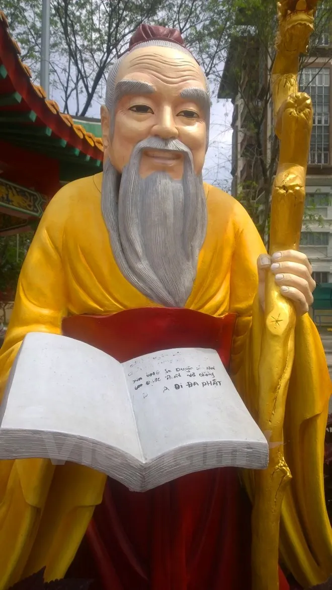 Người Việt 'nhiều chữ' và hành động tự bêu xấu ở Kuala Lumpur ảnh 2 Người Việt 'nhiều chữ' và hành động tự bêu xấu ở Kuala Lumpur ảnh 2