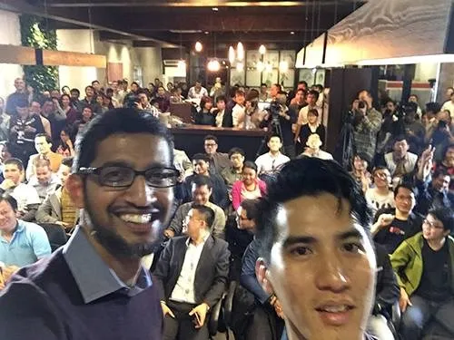 CEO Google ngồi trà chanh vỉa hè ở Hà Nội - ảnh 1