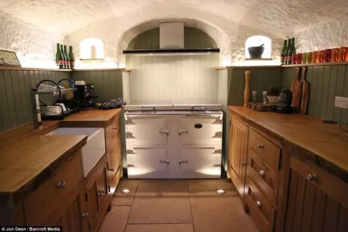 Giám đốc chi 2 tỷ mua hang động để… làm nhà - ảnh 8