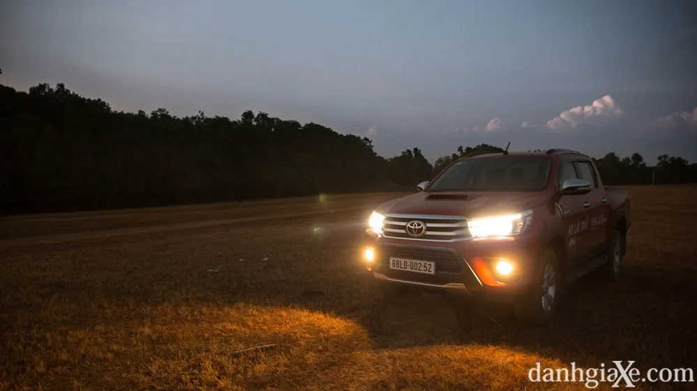 Điểm mặt bảy “tay đua” phân khúc xe bán tải trong năm 2016 ảnh 9