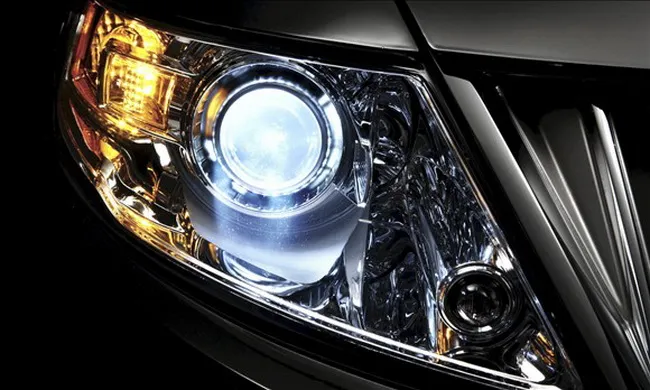 Tìm hiểu cách bảo dưỡng và chăm sóc đèn pha ô tô ảnh 1