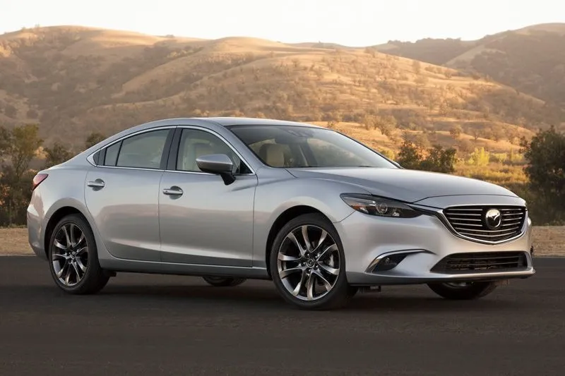 8 mẫu sedan hạng trung tiết kiệm nhiên liệu nhất năm 2016 ảnh 2