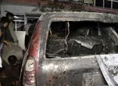Mỹ tuyên bố hoàn tất rút quân khỏi Afghanistan trước hạn chót 31-8 ảnh 2 Máy bay Mỹ không kích nổ tung một xe chở bom chạy đến sân bay Kabul