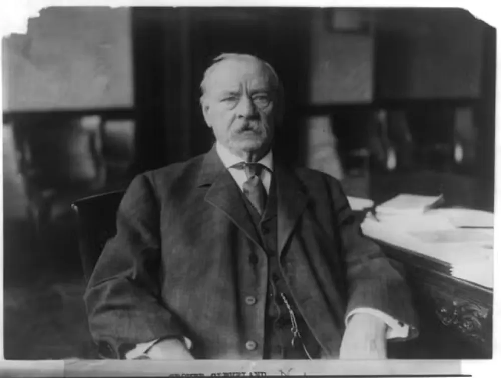 Cựu Tổng thống Grover Cleveland - người đầu tiên đắc cử 2 nhiệm kỳ không liên tiếp.jpg