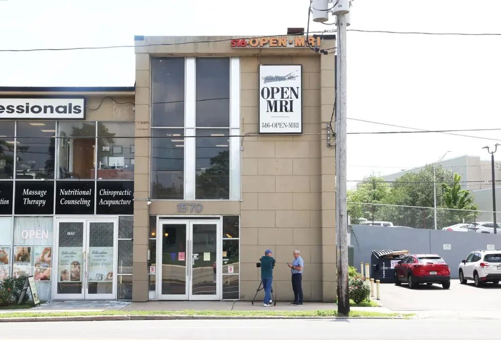 Không nghe lời bác sĩ, bị hút vào máy MRI dẫn tới tử vong.jpg