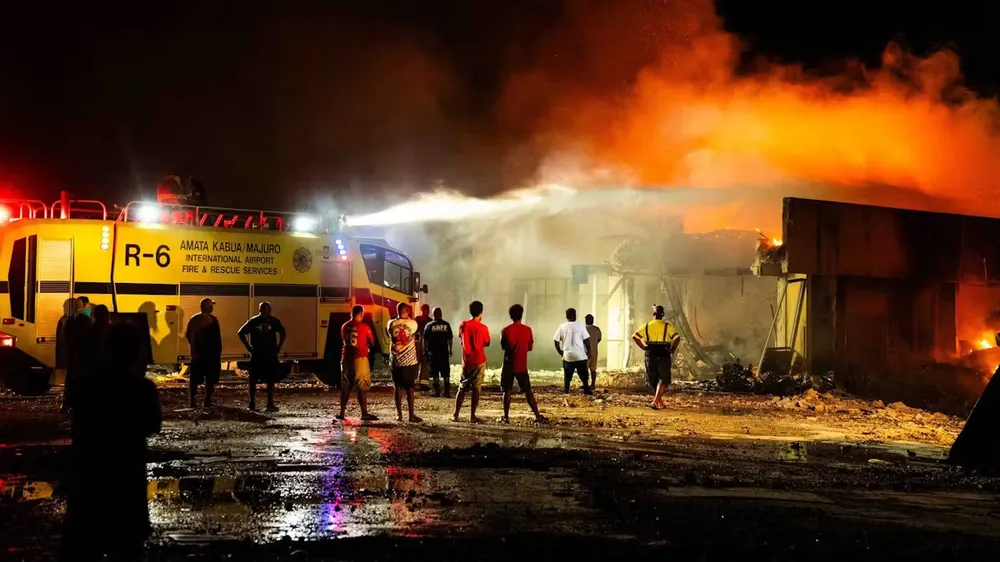 Hoả hoạn thiêu rụi toà nhà quốc hội Quần đảo Marshall Islands_1.jpg