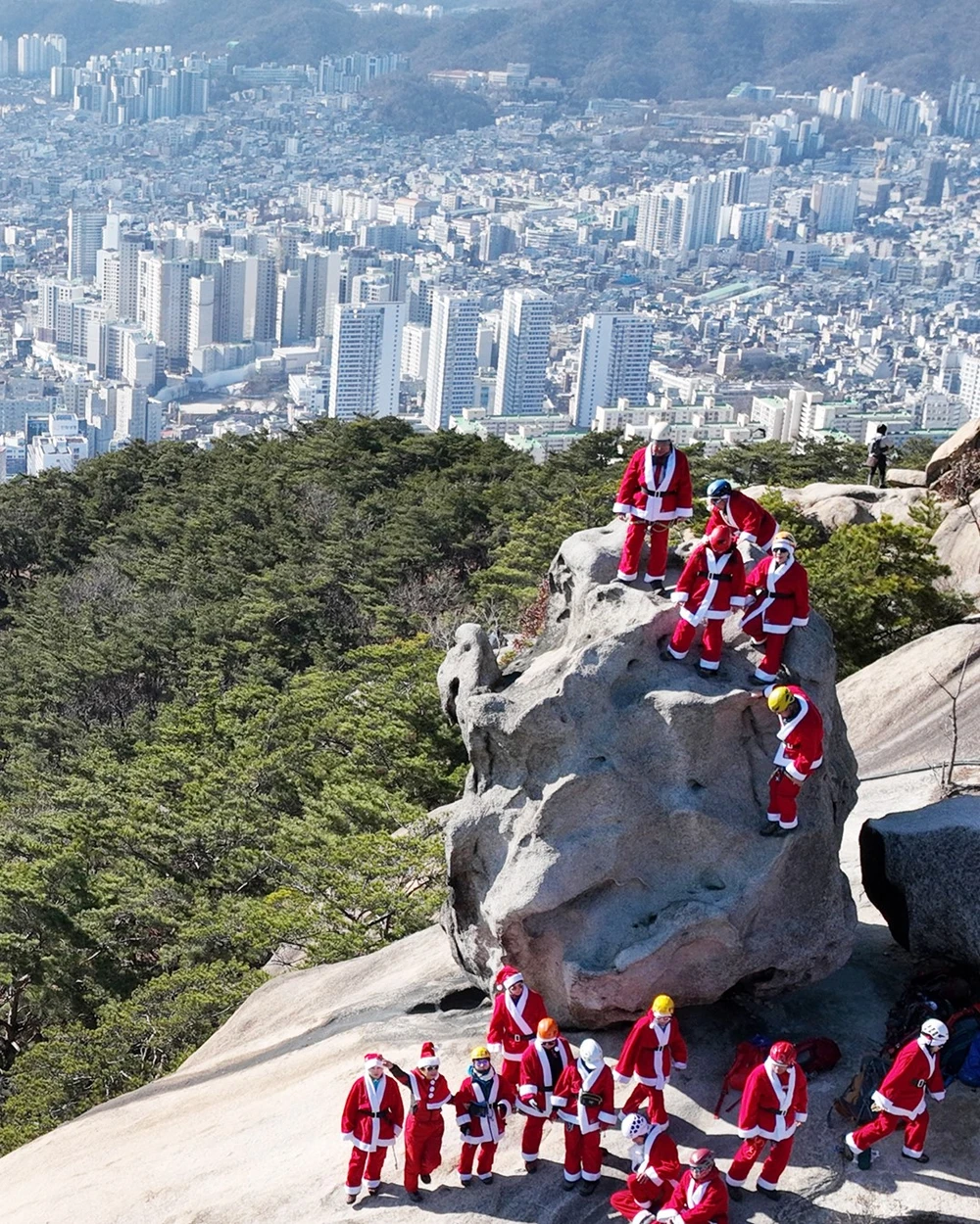 2412 Châu Á lung linh, sáng rực chào đón Giáng sinh 2025_5.jpg