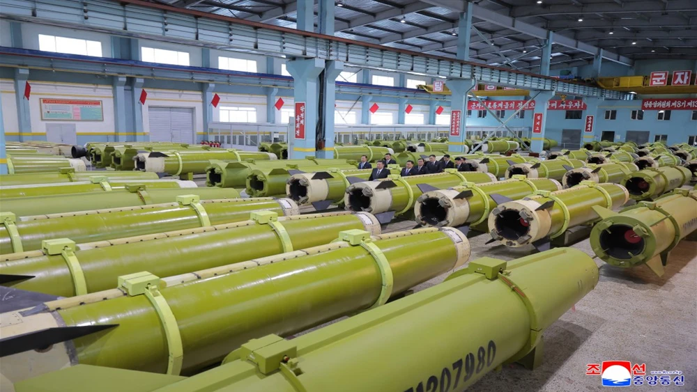 2612 Ông Kim úp mở mục tiêu mở rộng, hiện đại hoá tên lửa Triều Tiên trong 5 năm tới.png
