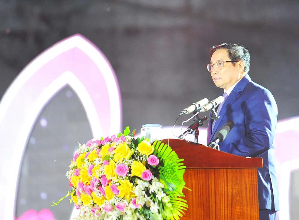 Thủ tướng Chính phủ chúc mừng Đảng bộ, chính quyền, quân và dân tỉnh Gia Lai nhân dịp lễ kỹ niệm 90 năm thành lập tỉnh. Ảnh: NG. Thủ tướng Chính phủ chúc mừng Đảng bộ, chính quyền, quân và dân tỉnh Gia Lai nhân dịp lễ kỹ niệm 90 năm thành lập tỉnh. Ảnh: NG.