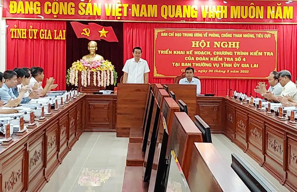 Ban Chỉ đạo Trung ương về phòng, chống tham nhũng, tiêu cực làm việc với Ban Thường vụ Tỉnh ủy Gia Lai. Ảnh: VK