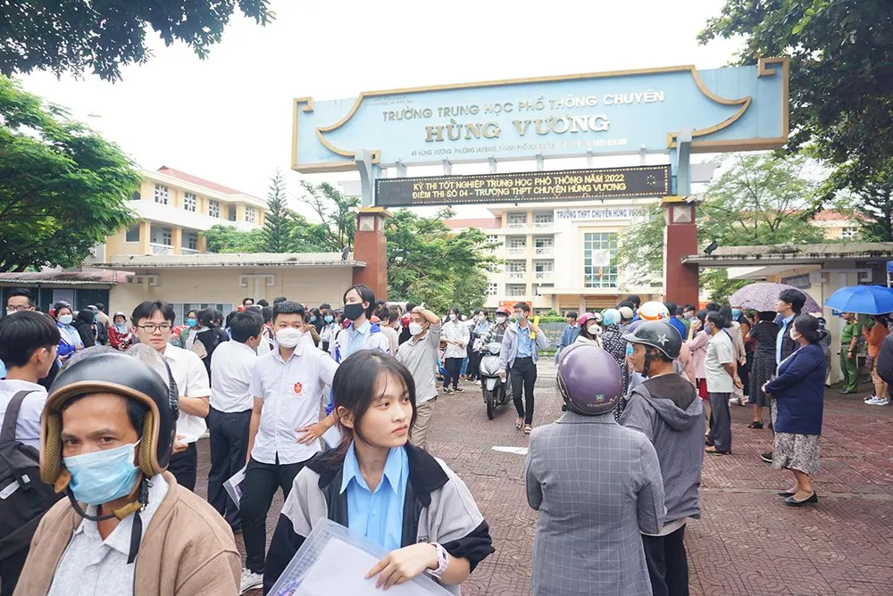 Kom Tum: Hai thí sinh nhập viện trước ngày thi ảnh 1