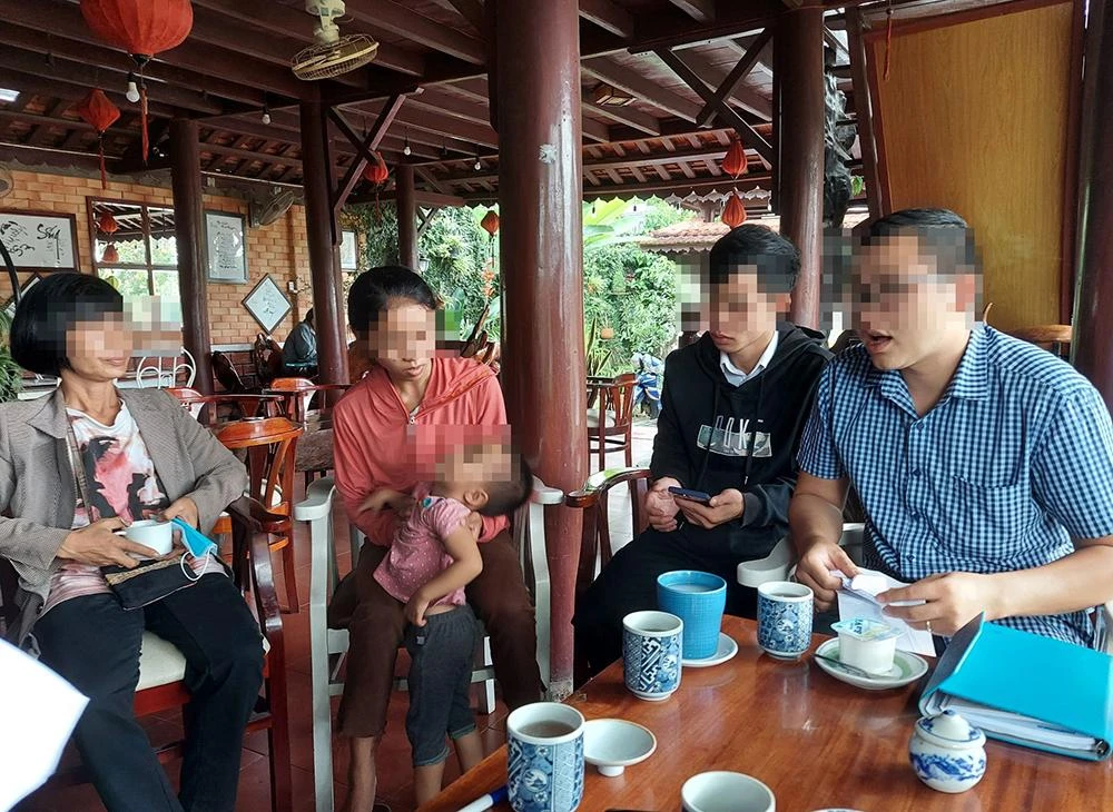 Người nhà anh RJ yêu cầu làm rõ nguyên nhân anh RJ tử vong. Ảnh: ĐN.