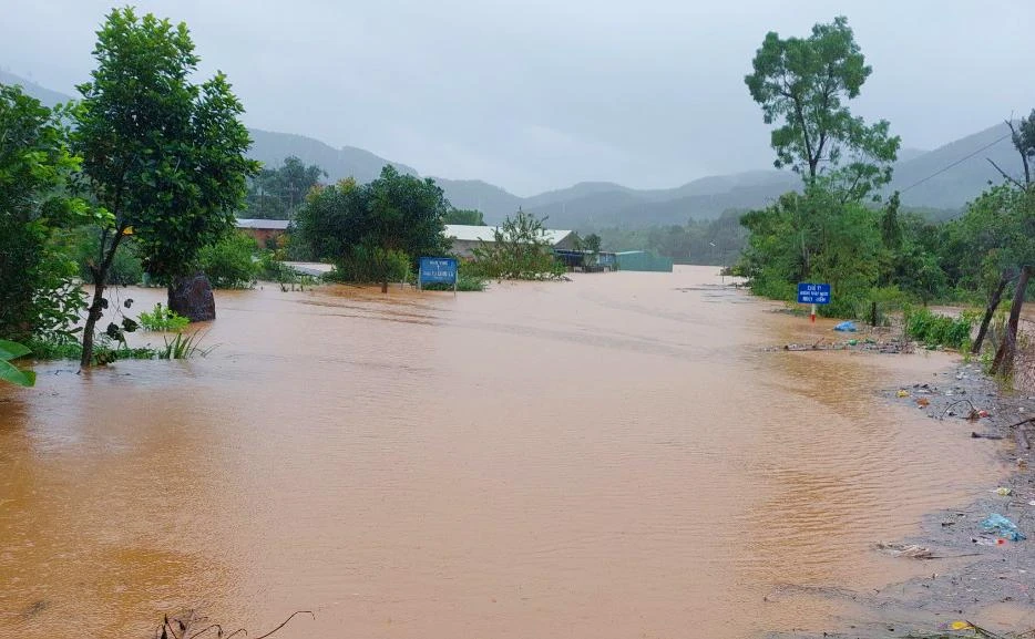 Một số khu vực huyện Đắk Hà bị ngập sâu.