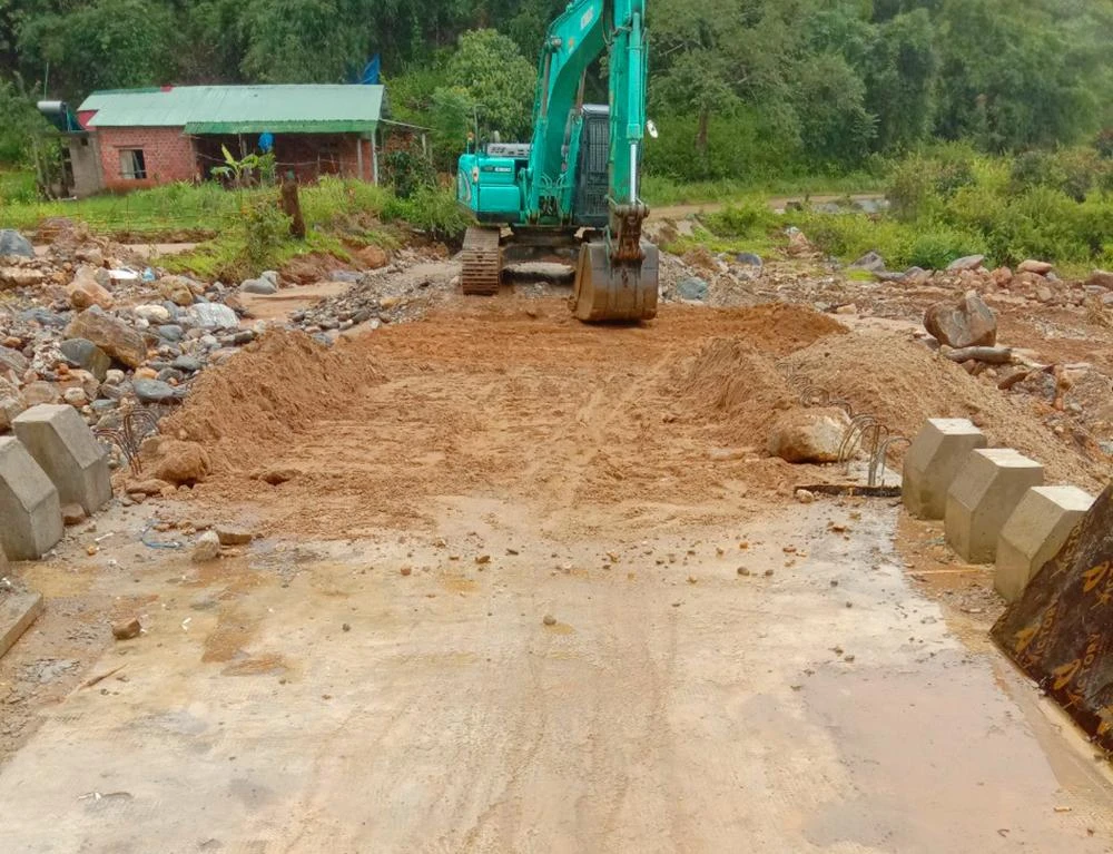 Tỉnh lộ 678 đi xã Đắk Sao, Tu Mơ Rông được khắc phục, lưu thông.