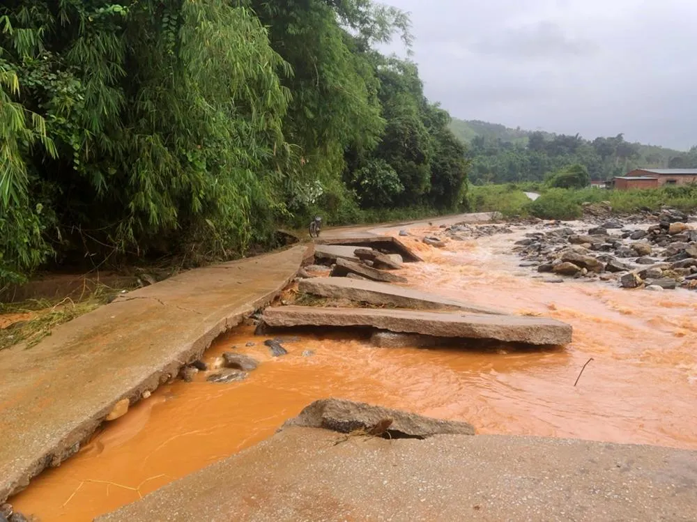 Tỉnh lộ 678 qua xã Đắk Sao, huyện Tu Mơ Rông bị hư hỏng nặng. Ảnh: VM. Tỉnh lộ 678 qua xã Đắk Sao, huyện Tu Mơ Rông bị hư hỏng nặng. Ảnh: VM.