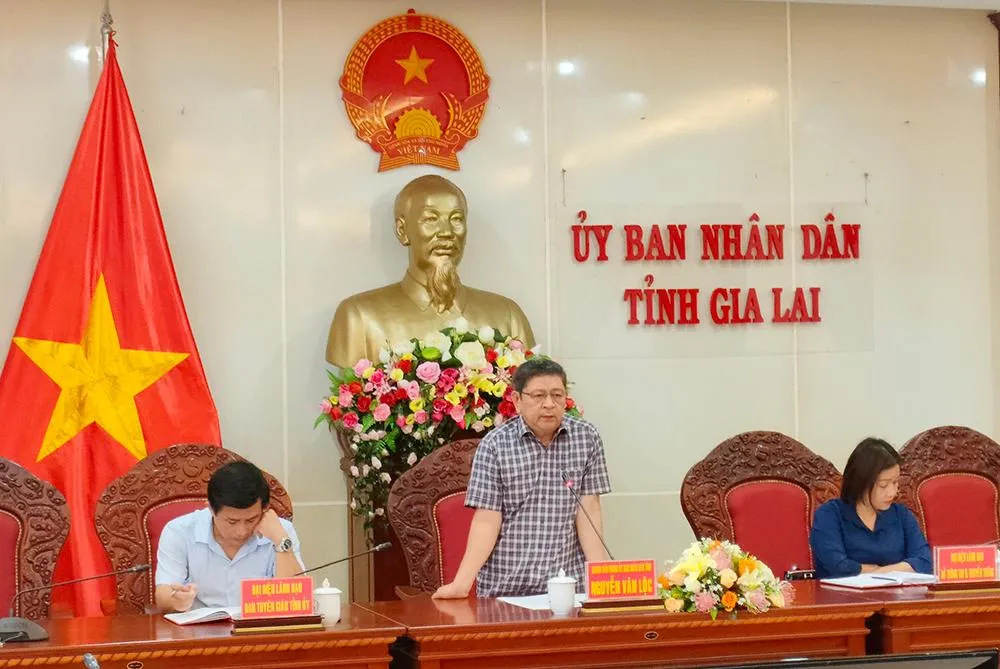 Ông Nguyễn Văn Lộc, Chánh Văn phòng UBND tỉnh Gia Lai, trả lời tại cuộc họp báo. Ảnh: LK. Ông Nguyễn Văn Lộc, Chánh Văn phòng UBND tỉnh Gia Lai, trả lời tại cuộc họp báo. Ảnh: LK.
