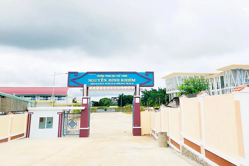 Trường THPT Nguyễn Bỉnh Khiêm nơi ông Hà công tác. Ảnh: LK.