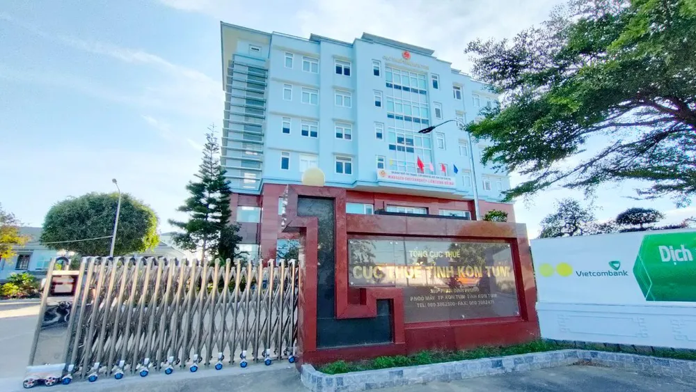 Cục Thuế tỉnh Kon Tum đã quyết định tạm đình chỉ công tác đối với bà Thể. Ảnh: LK Cục Thuế tỉnh Kon Tum đã quyết định tạm đình chỉ công tác đối với bà Thể. Ảnh: LK