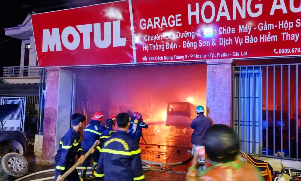 Hiện trường vụ cháy. Ảnh: ĐB.