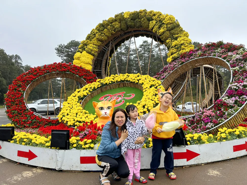 Du khách đến với Măng Đen dịp Tết tăng đột biến. Ảnh: TT. Du khách đến với Măng Đen dịp Tết tăng đột biến. Ảnh: TT.