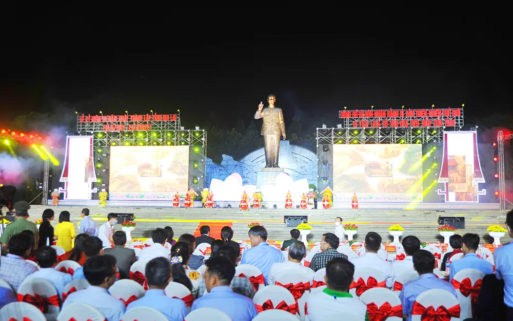 Sự kiện kỷ niệm 90 thành lập tỉnh Gia Lai được tổ chức tại Quảng trường. Ảnh: LK