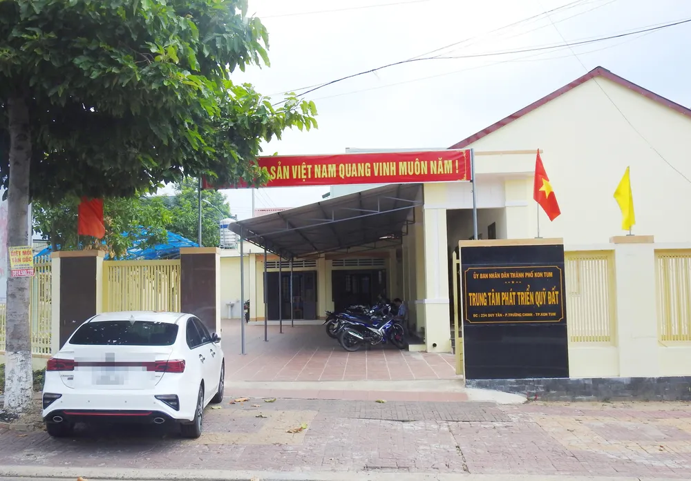 Trung tâm phát triển quỹ đất TP Kon Tum. Ảnh: KĐ.