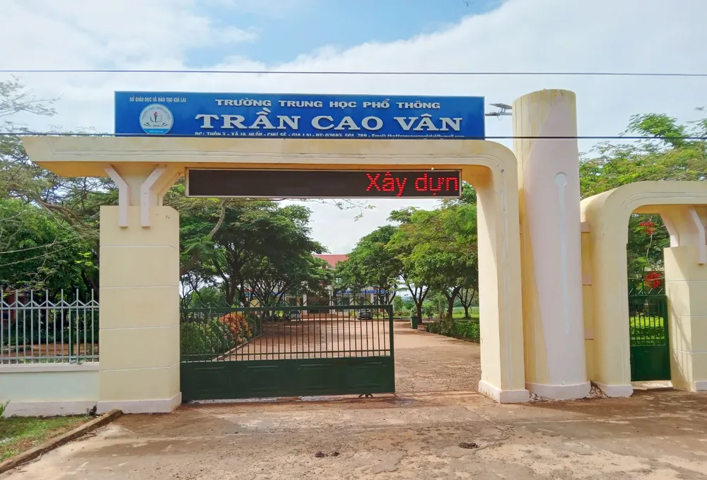 Trường THPT Trần Cao Vân, nơi xảy ra vụ việc. Ảnh: HL.