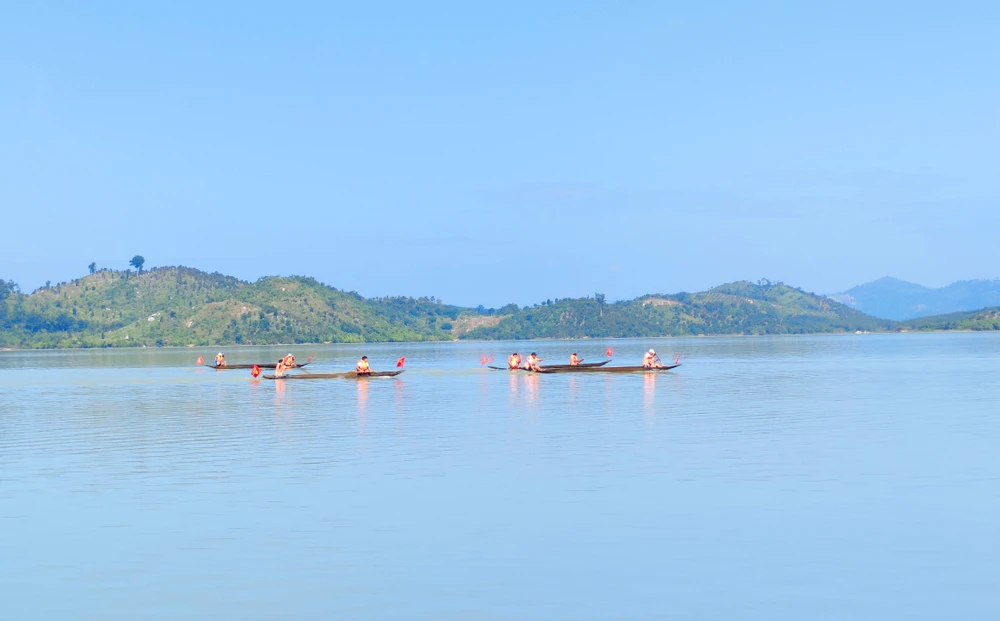 Nạn nhân được tìm thấy sau nhiều ngày mất tích trên sông Pô Cô. Ảnh: LK