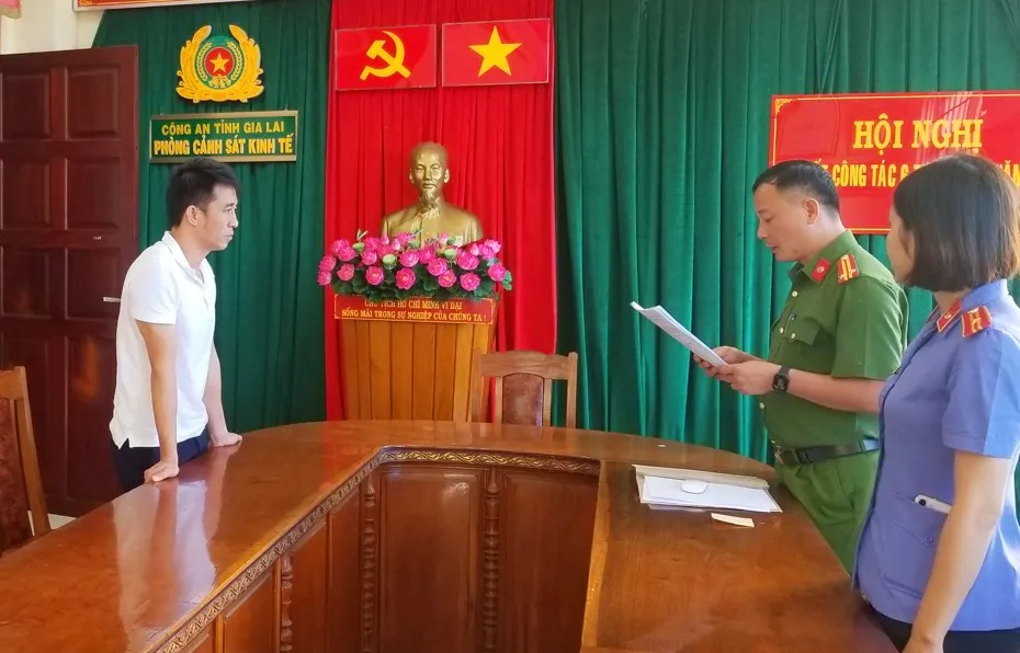 2 phó giám đốc trung tâm đăng kiểm ở Gia Lai bị bắt ảnh 3 2 phó giám đốc trung tâm đăng kiểm ở Gia Lai bị bắt ảnh 3