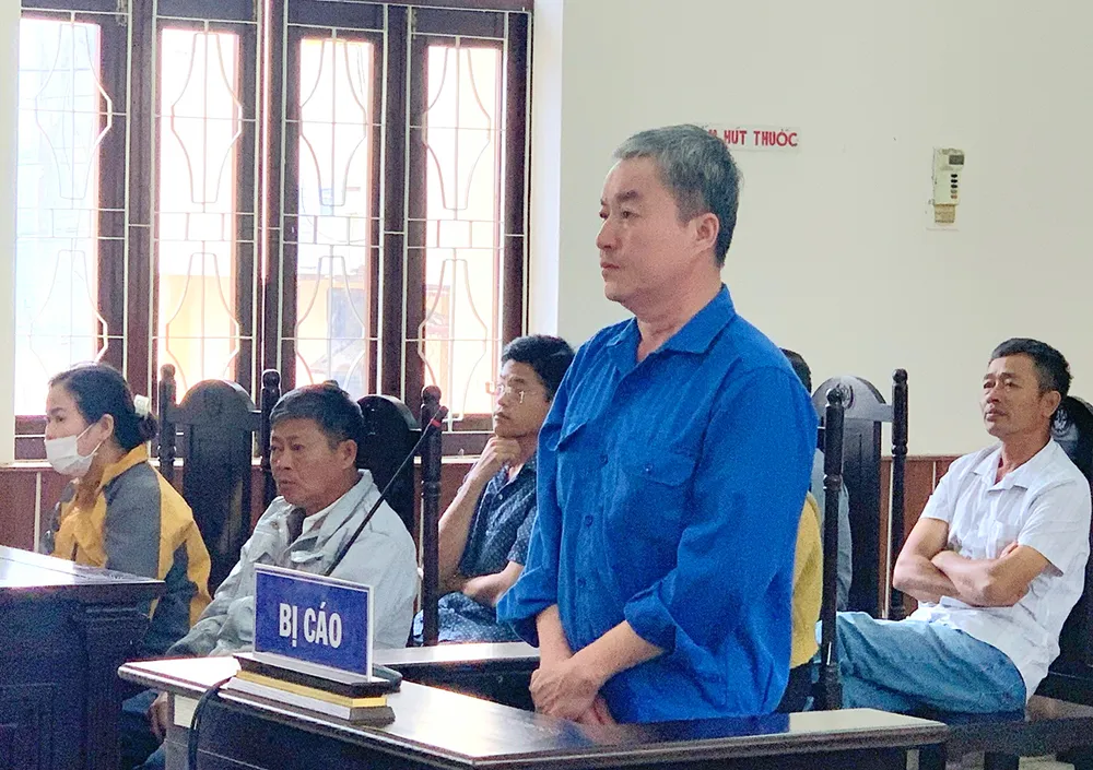 Bị cáo Trần Hồng bị tòa tuyên phạt mức án 16 năm tù. Ảnh: VH.