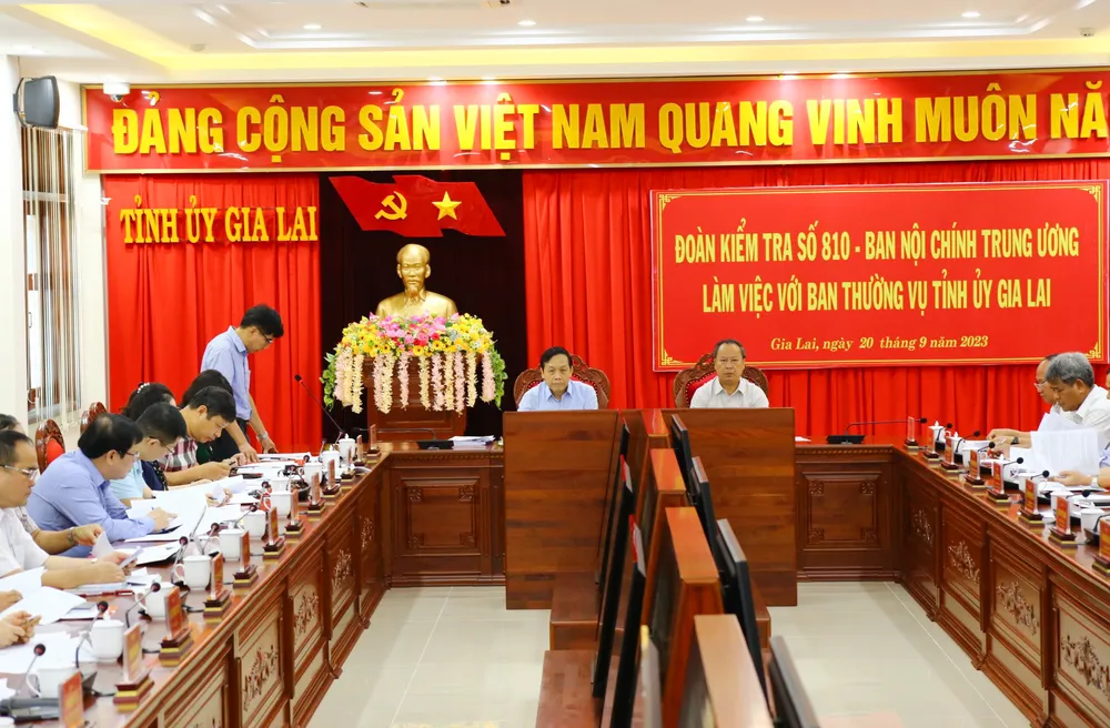 Đoàn kiểm tra Ban Nội chính Trung ương làm việc với Ban Thường vụ Tỉnh ủy Gia Lai. Ảnh: LH. Ban-noi-chinh-trung-uong-lam-viec-tai-gia-lai-1.jpg