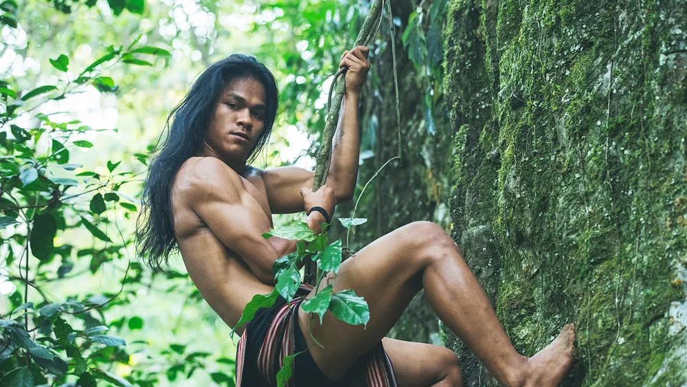 Rcombus-chang-tarzan-Tay-Nguyen-1.jpg
