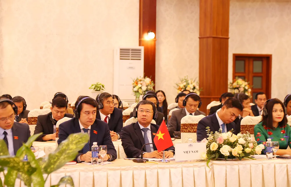 Tham-gia-khao-sat-cua-Uy-ban-quoc-hoi-ba-nuoc-Viet-nam-campuchia-lao 1.jpg
